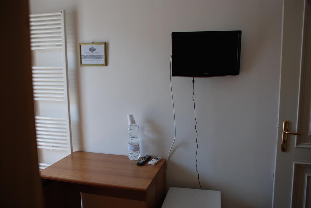 B&B Al Giardino Lecce Exterior photo